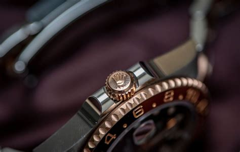 dots on rolex crown